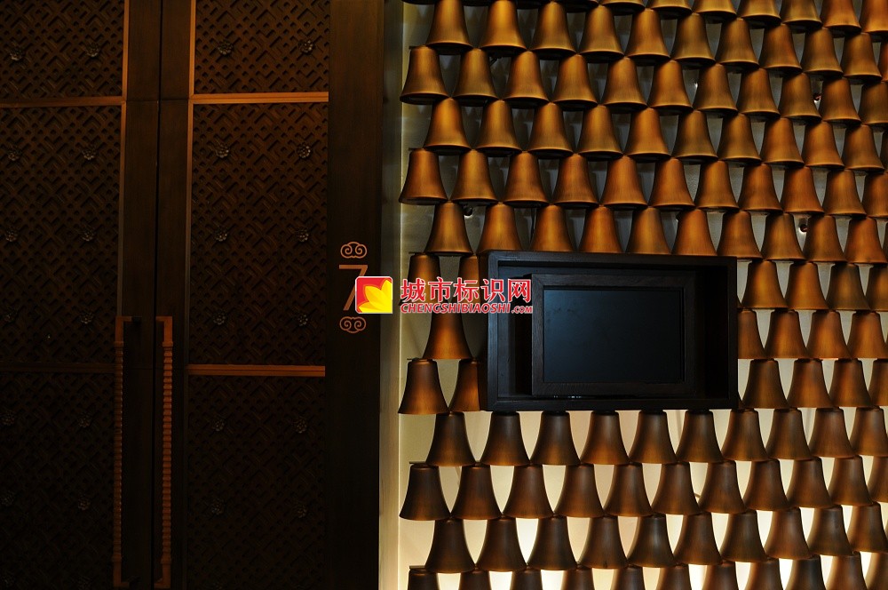 2009丽江皇冠假日酒店标识系统设计